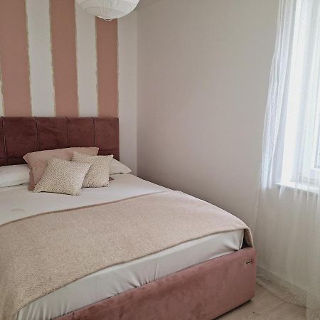 Apartman Maja **** Διαμέρισμα Σίμπενικ Εξωτερικό φωτογραφία
